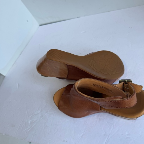 KORK-EASE Berit Wedge Leather Suede Tan Open Toe Buckle. Size 7M - Picture 12 of 12
